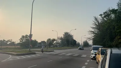 Jalan menuju ke Pantai Seberang Takir