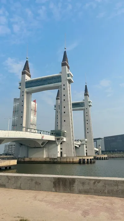 Jambatan Angkat Terengganu, pandangan menegak
