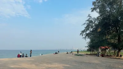 Pemandangan bandar Kuala Terengganu dari Pantai Seberang Takir
