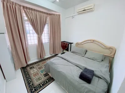 Ruang solat di bilik utama homestay