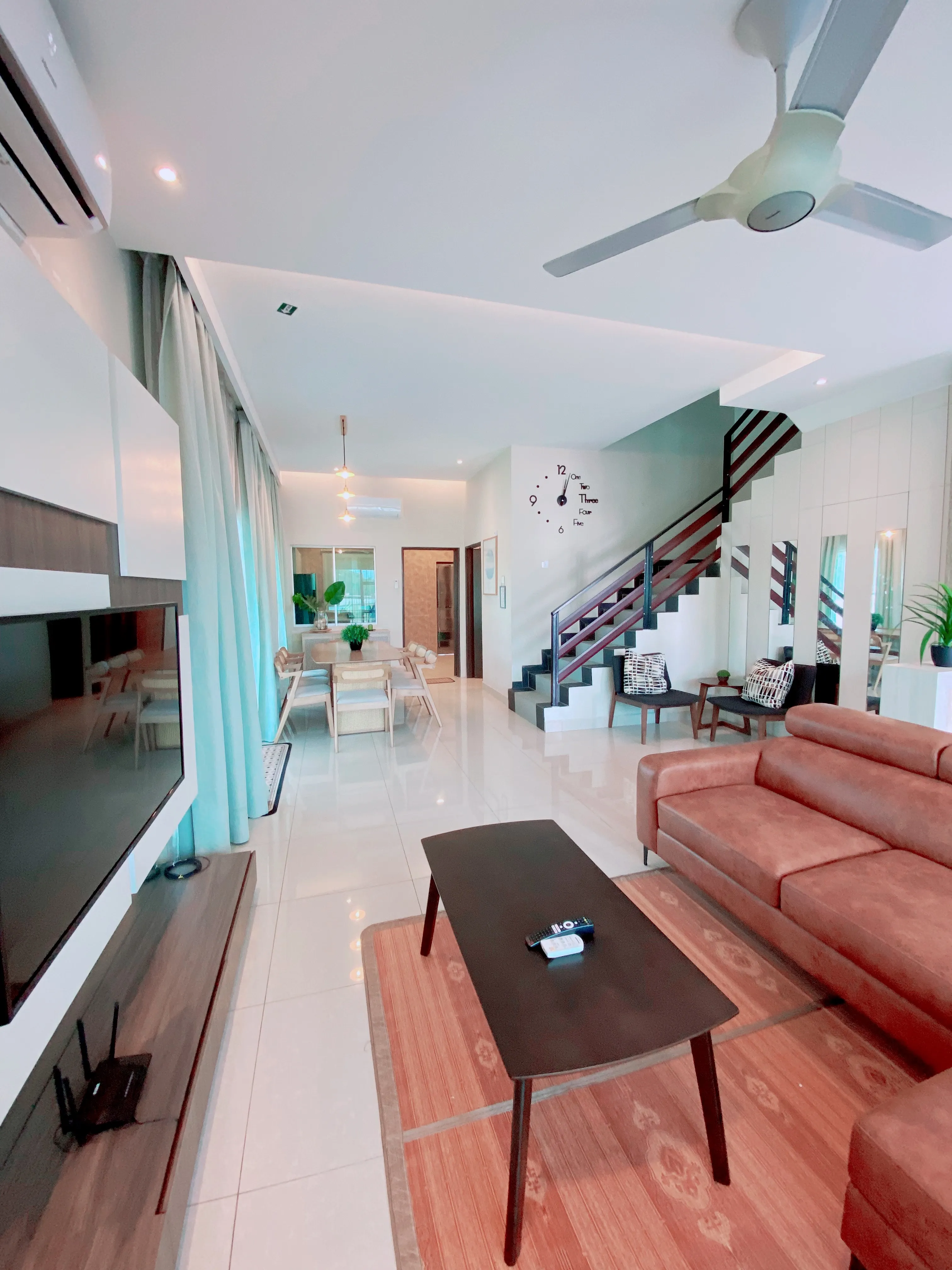 Ruang tamu homestay 2 tingkat Gong Badak